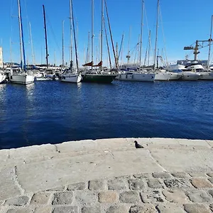 t1-bis-la-ciotat-les-anges-du-vieux-port.fr-provencehotel.com/